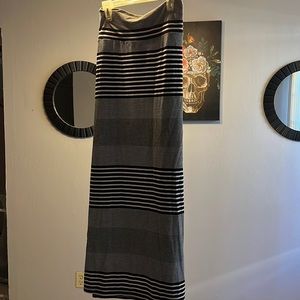 Black and white striped stretch long skirt